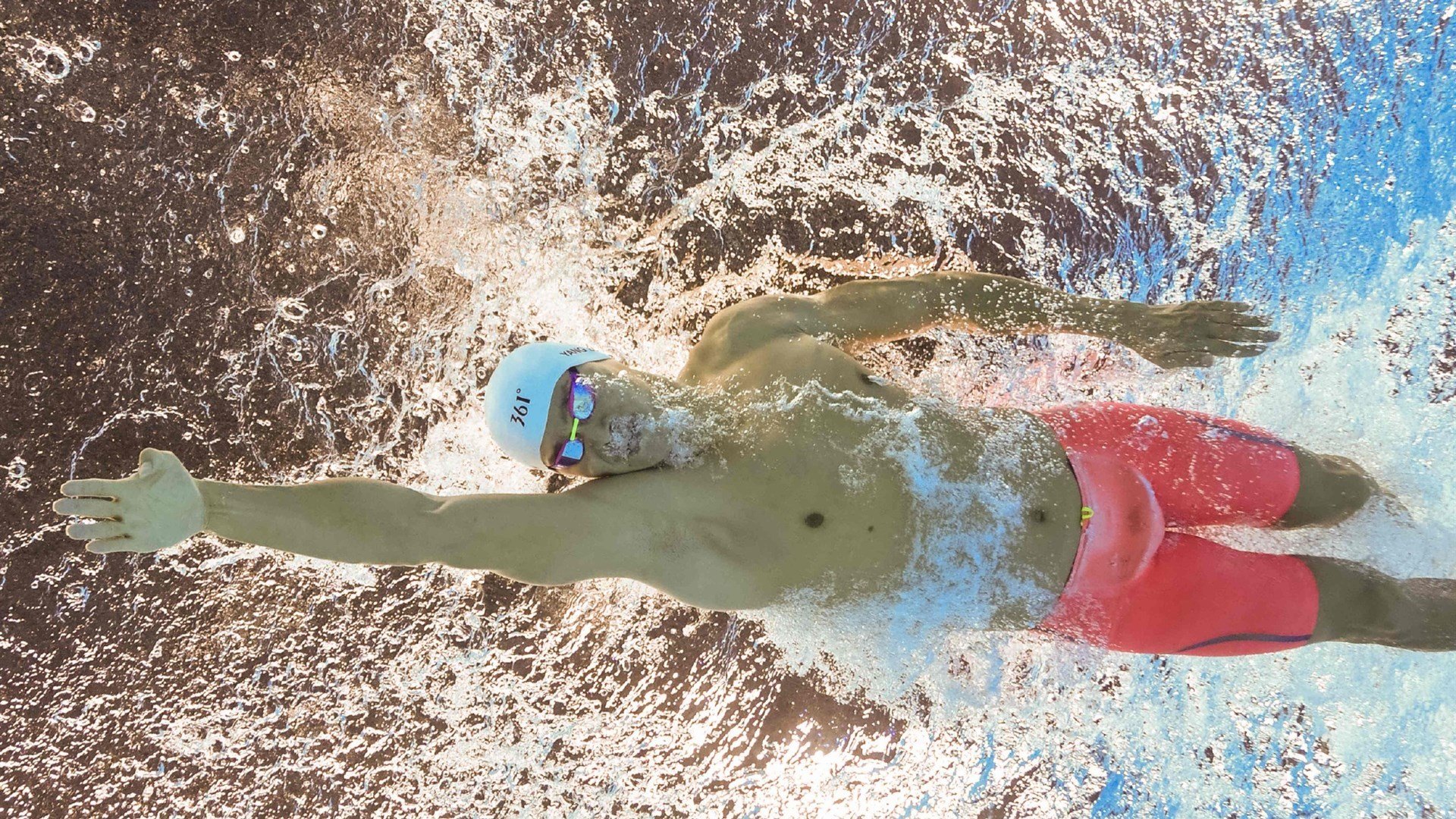 体育世界中的唯一性，卡拉斯科个人闪光与澳大利亚团队压制